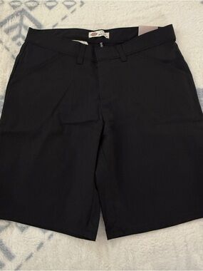 Dickies women’s Black Flat Front Work Shorts fits size 4 new with tags